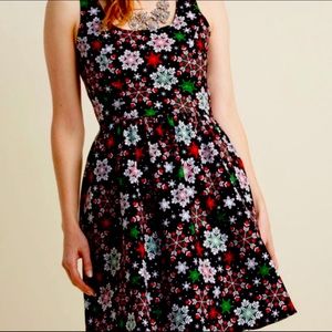 Retrolicious Snowflakes Jumper Dress Xmas Winter